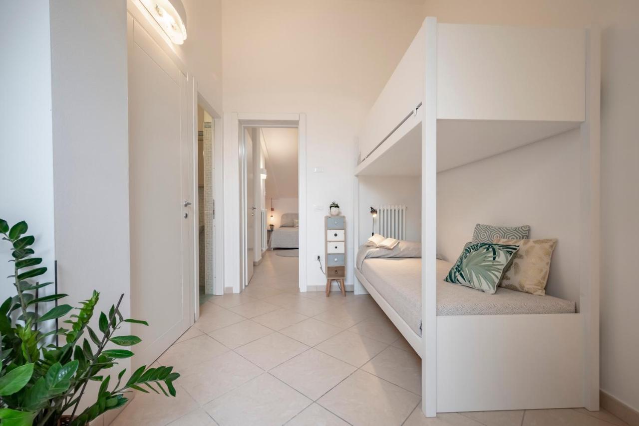Sea View Apartment *